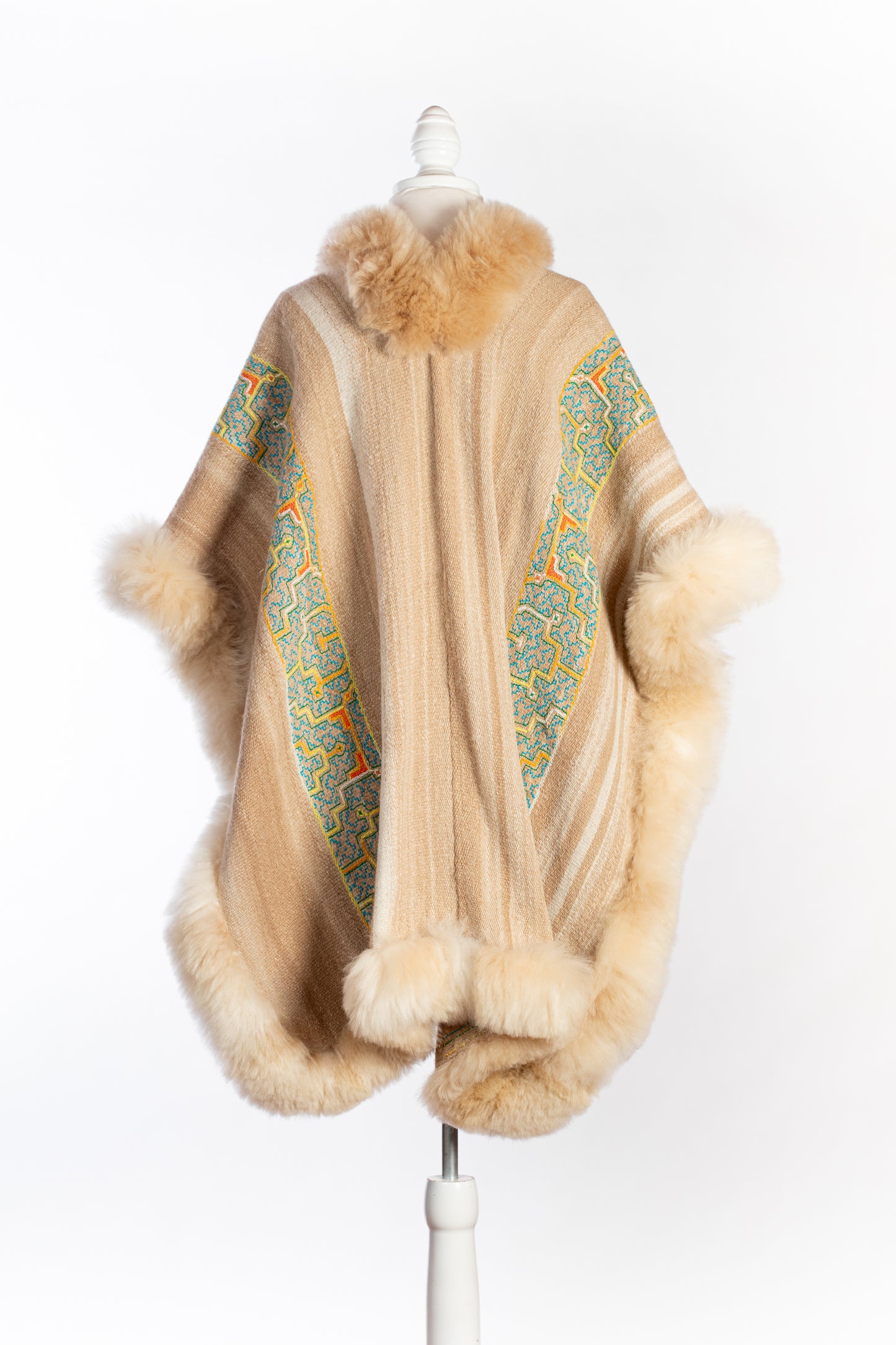 Tan Alpaca x Shipibo Cape | 760