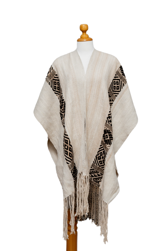 Cream Alpaca Fringe Cape | Beauty Way | Cape 021